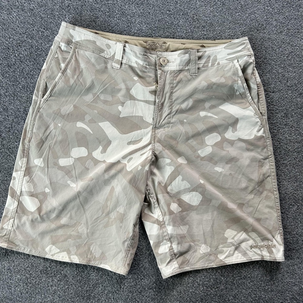 Patagonia Shorts Mens 34 Beige Camo Chino Hiking Travel Nylon Stretch 10 Inseam